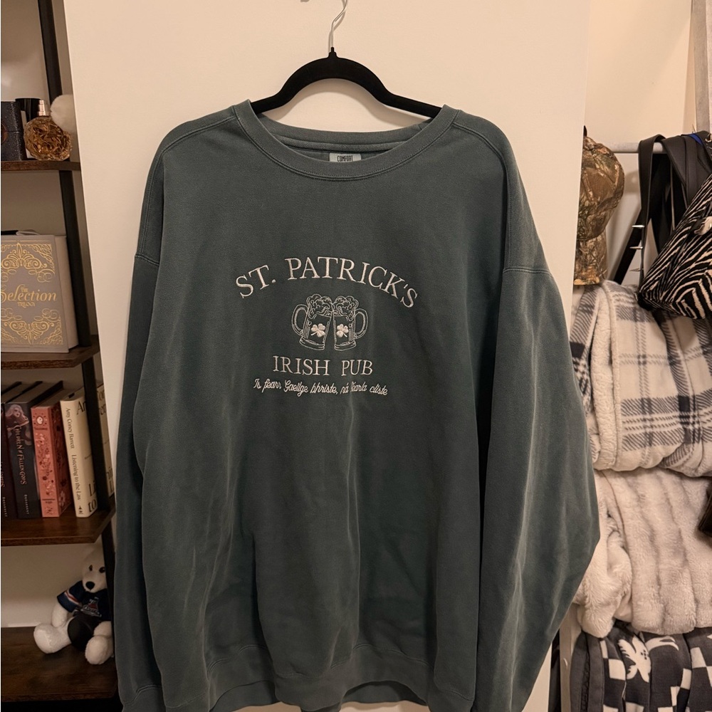 St. Patrick's Irish Pub Green Crewneck Sweatshirt